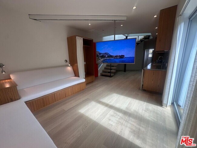 Building Photo - 340 Indiana Ave