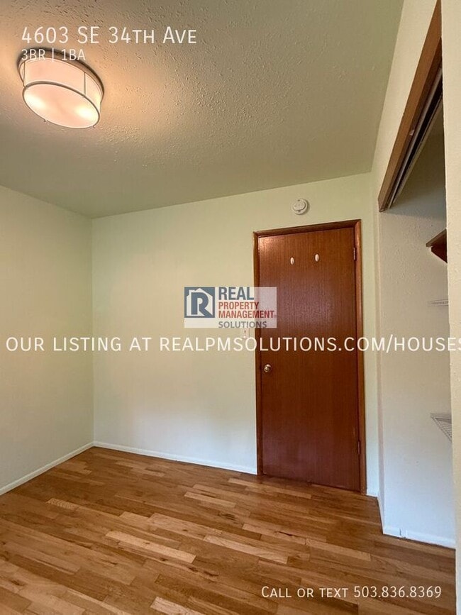 Building Photo - 4603 SE 34th Ave