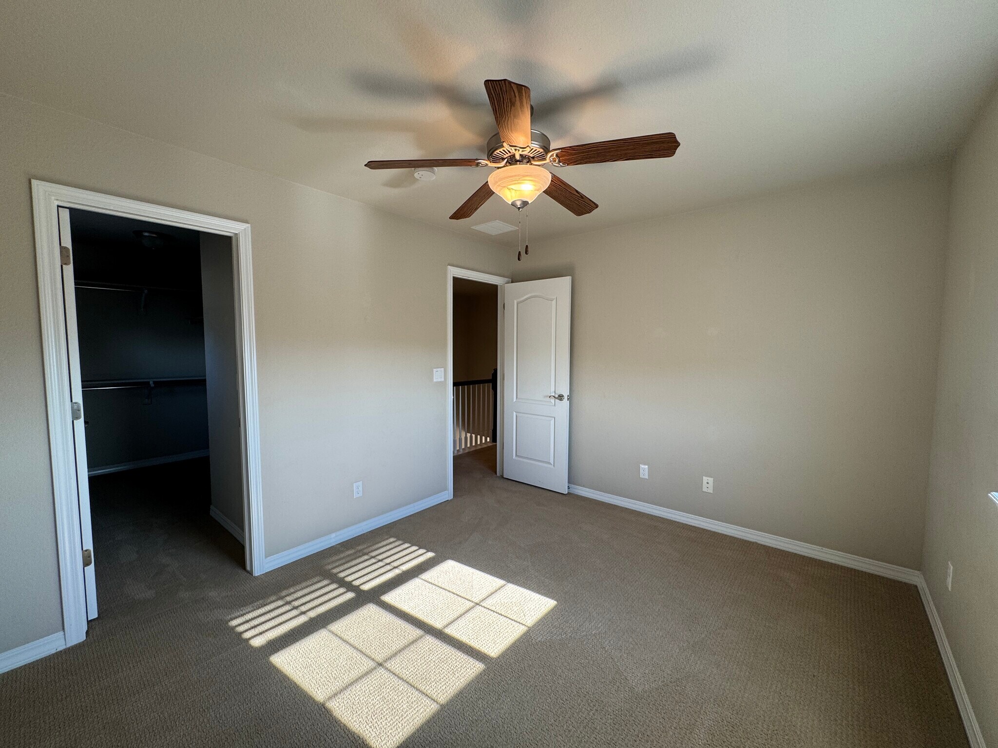 Building Photo - 475 Eclipse Dr