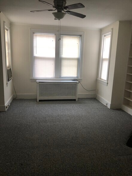 Building Photo - 810 N Harrison St