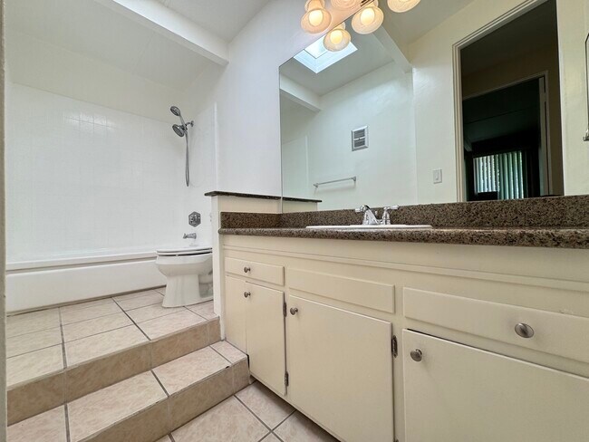 Building Photo - 11500 Rochester Ave