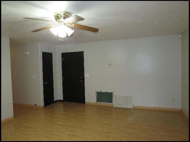 Building Photo - 19 Fox Run Cir