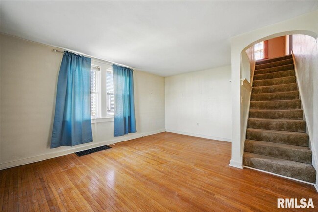 Building Photo - 3110 N Sherwood Ave