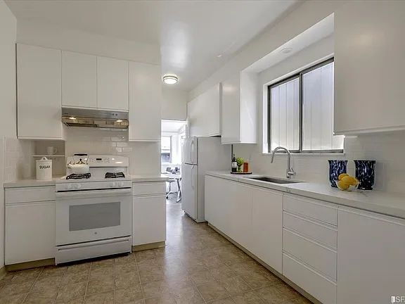 Building Photo - "Charming 2-Bed Sanctuary in San Francisco – Cozy 900 Sq Ft Retreat!"