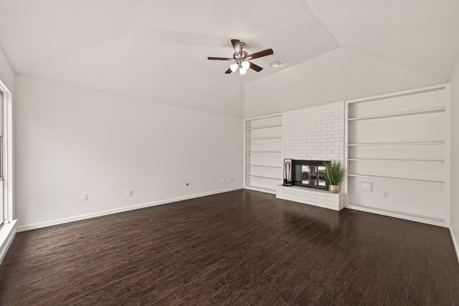 Building Photo - 1007 Apache Falls Dr