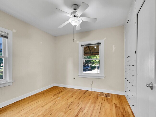 Building Photo - $2,295.00, 1 Bed, 1 Bath Home in Denver