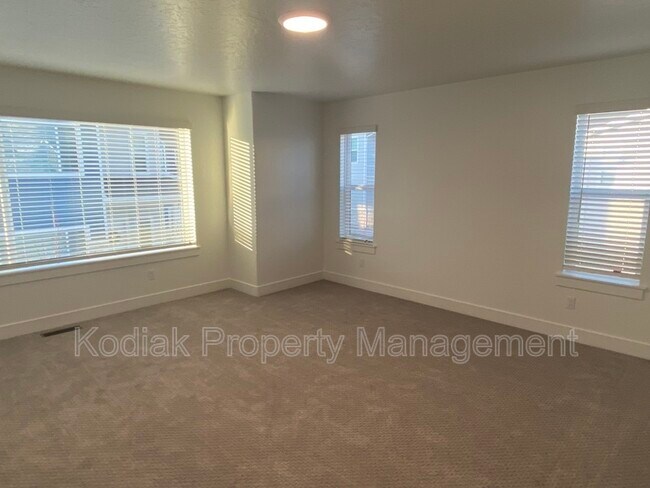 Building Photo - 1087 N 1840 W