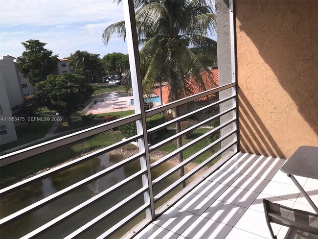 Building Photo - 1820 SW 81st Ave