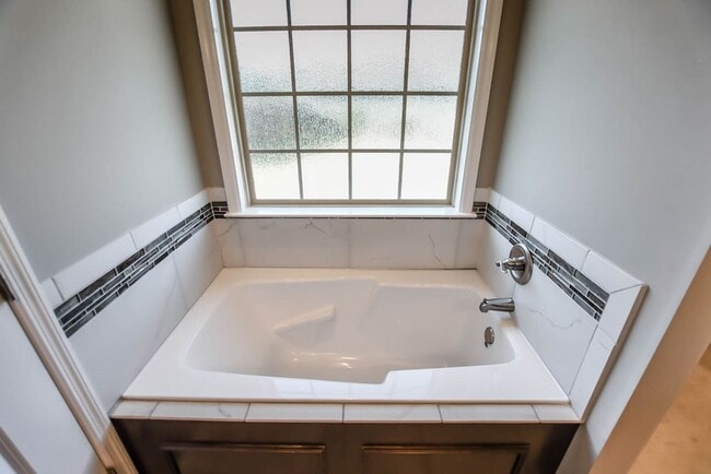 Building Photo - Luxurious 3BD/2BA Home with Premium Features in Coveted Cottonwood Neighborhood!