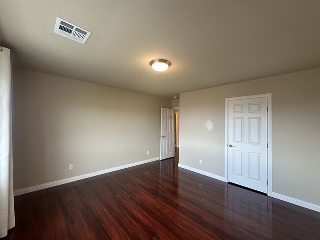 Building Photo - 8125 Crimson Creek Ct