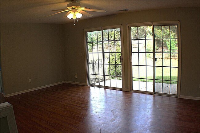 Building Photo - 437 Darter Dr NW