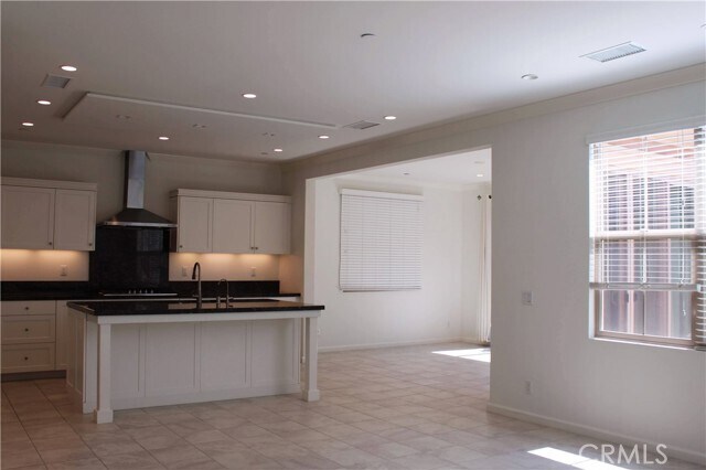 Building Photo - 177 Frontier