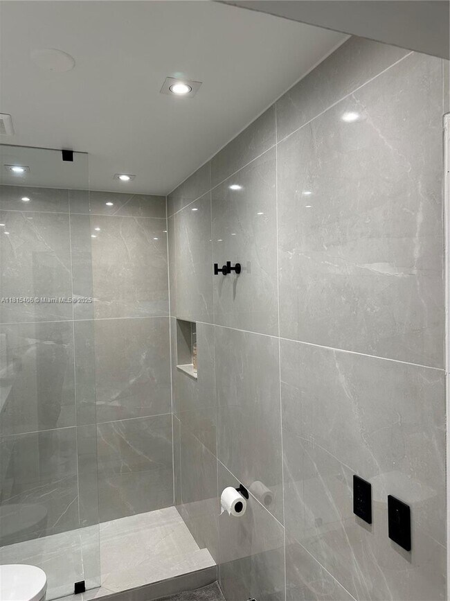 Building Photo - 20903 Leeward Ct