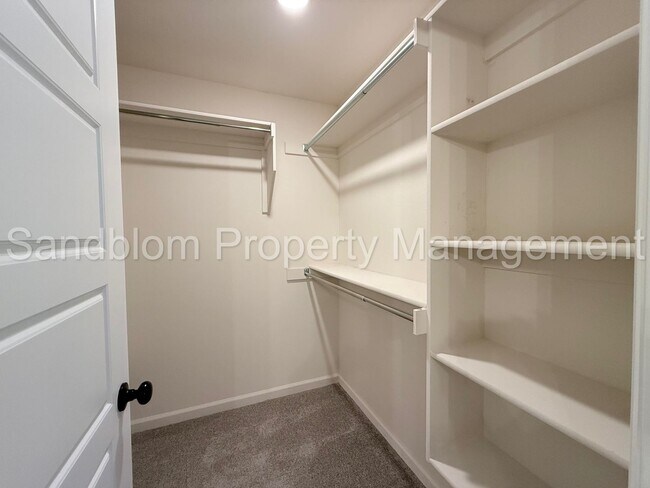 Building Photo - For Lease | East Tulsa - BA Schools | $194...