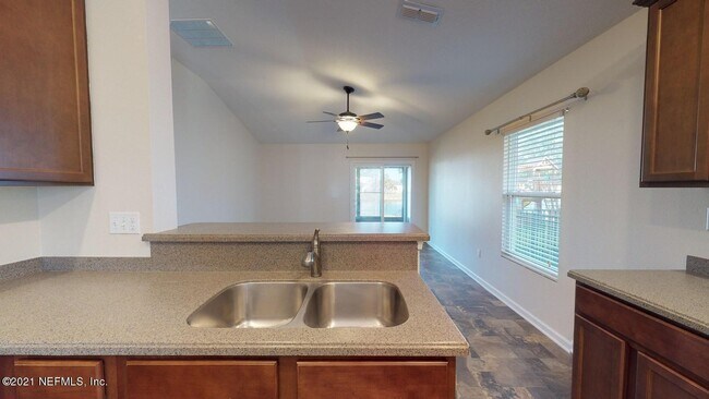 Building Photo - 517 S Aberdeenshire Dr