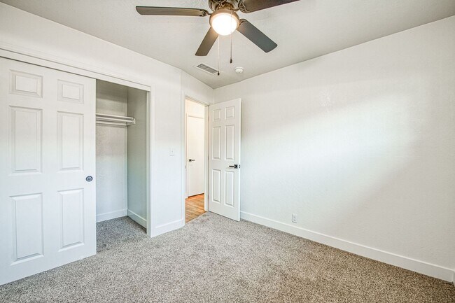 Building Photo - Adorable 3 BR 1 BA Home In A Well Desired Clovis Neighborhood - Available Soon!