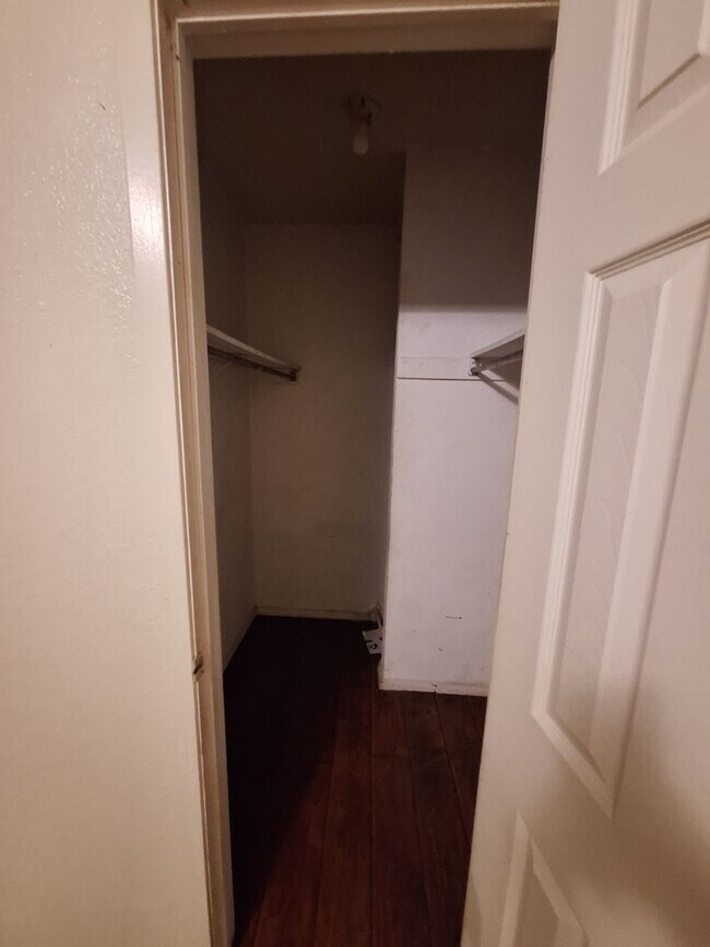 Building Photo - 1 bedroom, 1 bath