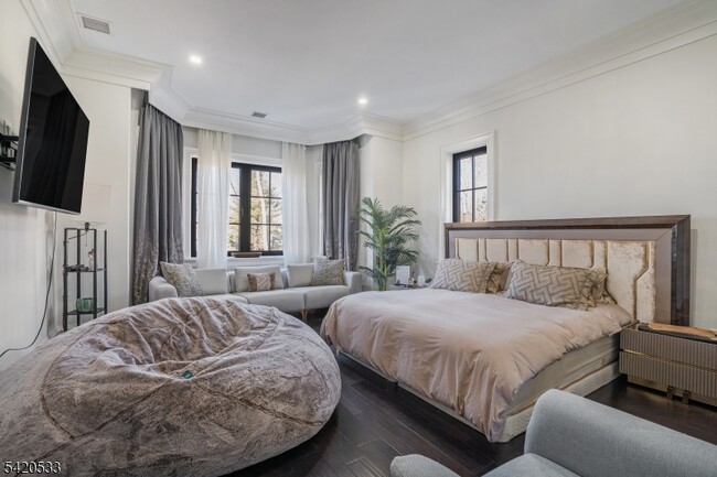 Building Photo - 6 Deer Trail Rd