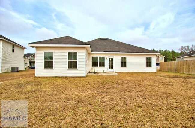 Building Photo - 147 Rimes Ave SE