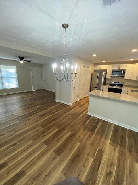 Building Photo - 3304 Alva Ct