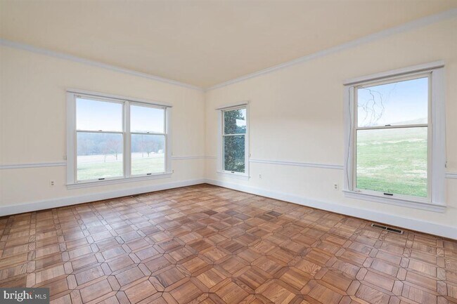 Building Photo - 15321 FALLS