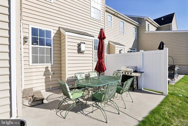 Building Photo - 1035 Thorndale Dr