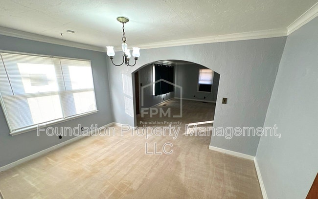 Building Photo - 8746 Greenhill Rd