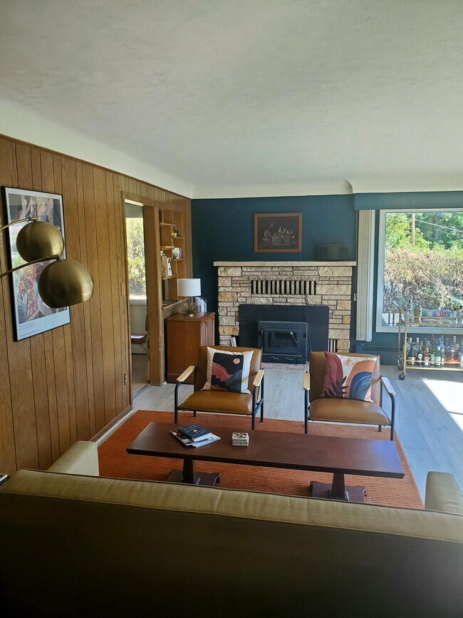 Building Photo - 514 N Yellowstone St