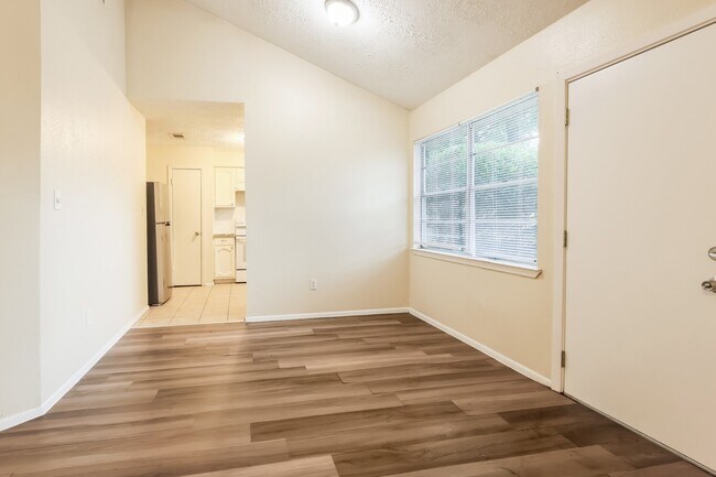 Building Photo - 16326 Dew Drop Ln
