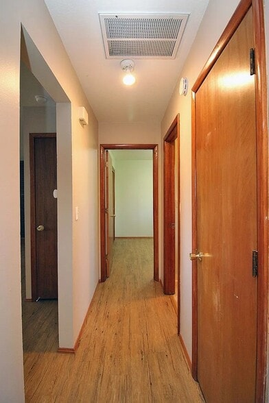 Building Photo - 9585 SE 41st Ave