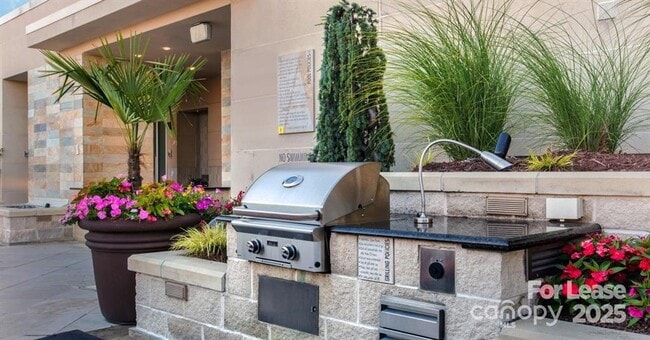 Building Photo - 125 W Tremont Ave