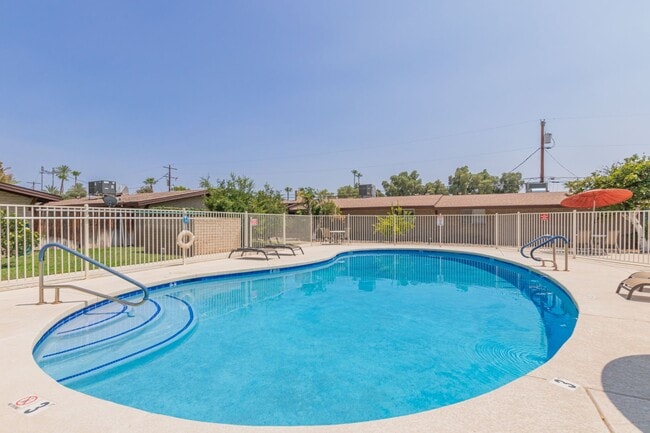 Building Photo - 2-Bedroom Condo in Citrus Acres Steps from...