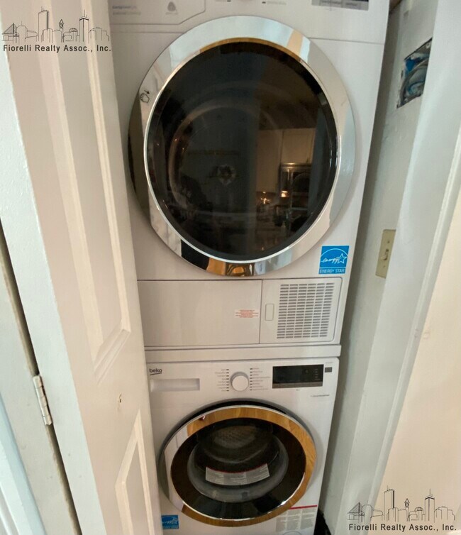 Building Photo - 7 Dwight St