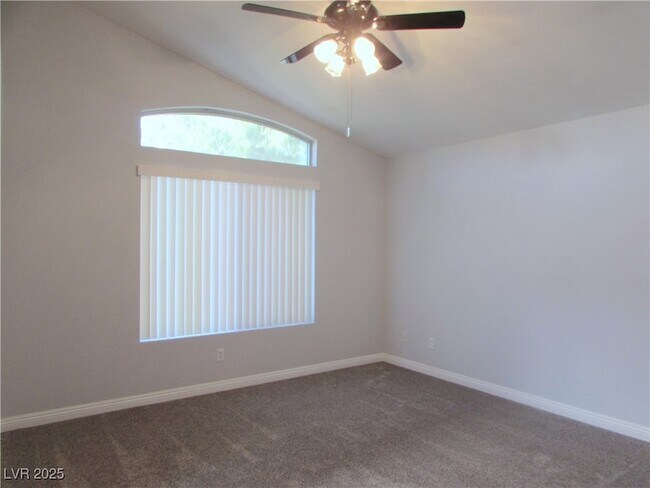 Building Photo - 2185 Polynesia Cir