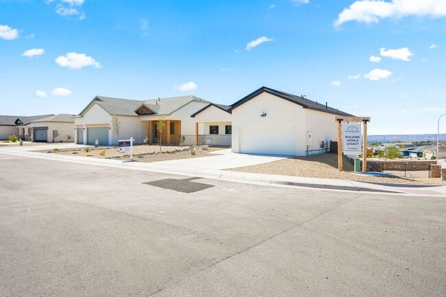 Building Photo - 4025 Boardwalk Rd