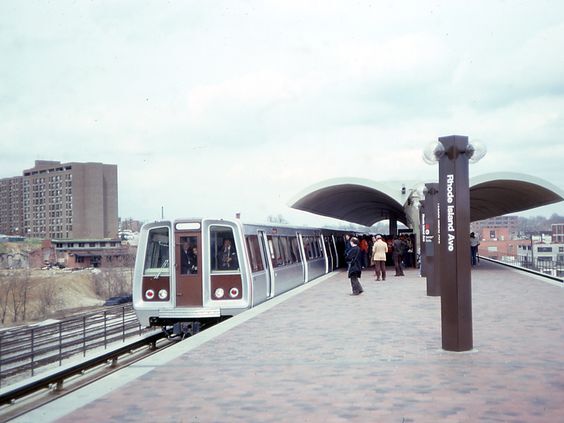 Rhode Island Metro a short walk away - 2509 10th St NE