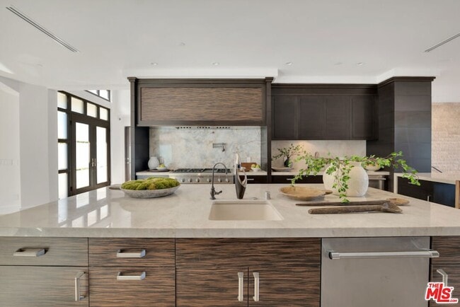 Building Photo - 3116 Elvido Dr