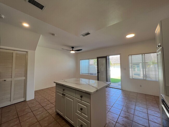 Building Photo - For Rent - [Ke Aina Kai Townhomes] 91-6540...