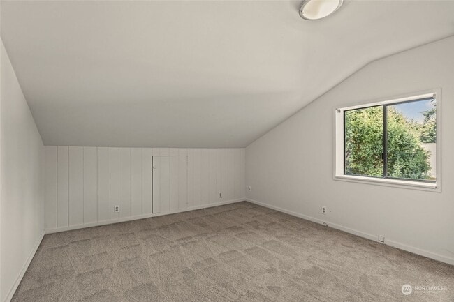 Building Photo - Spacious rambler-style 4 bed 2 bath house in Edmonds