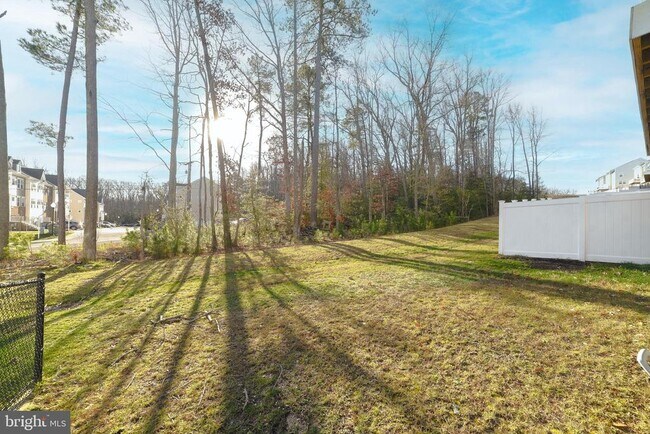 Building Photo - 23856 Myrtle Glen Way