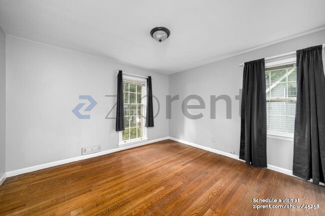 Building Photo - 2231 Allaire Ln NE