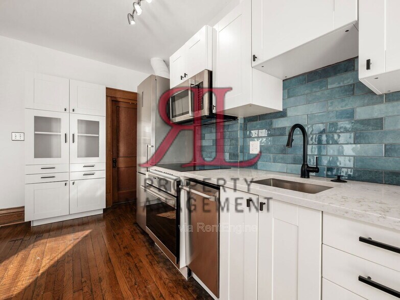 Building Photo - 1014 Bruck St