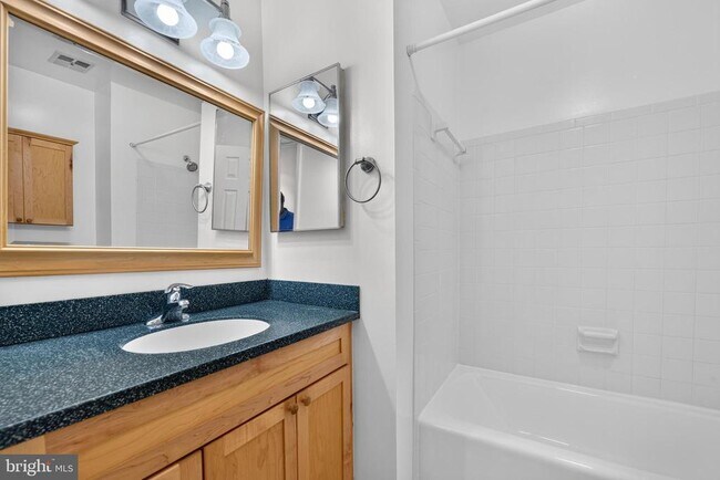 Building Photo - 2031 Sarazen Pl