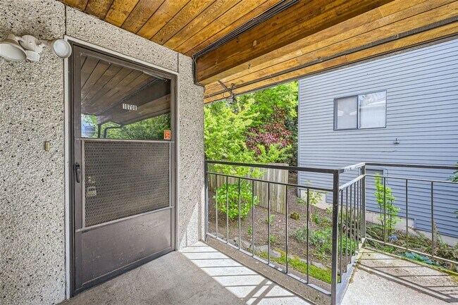 Building Photo - 10708 Stone Ave N