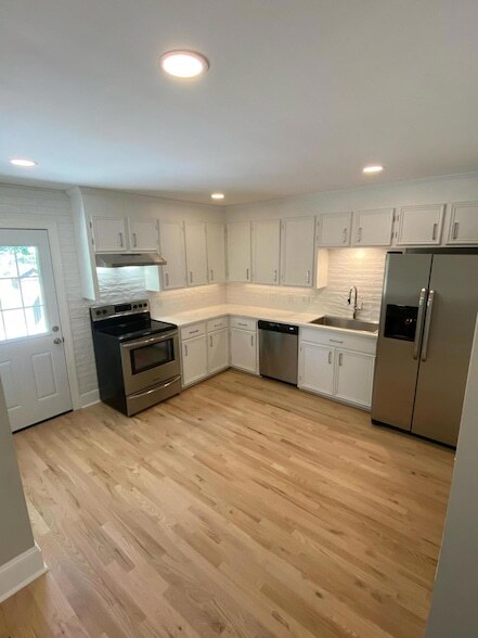 Building Photo - 1210 Sunnyside Dr