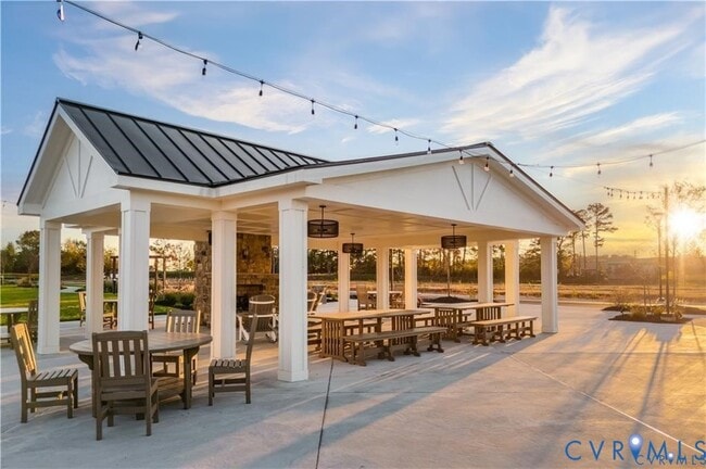 Building Photo - 2807 Calgary Ln