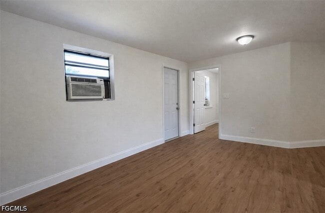 Building Photo - 569 Nuna Ave