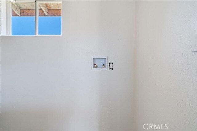 Building Photo - 63285 Pinyon Dr