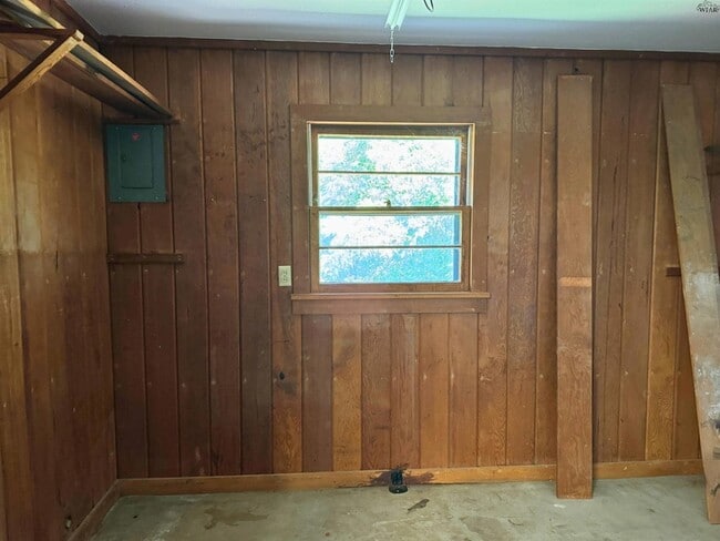 Building Photo - 4115 Rivercrest Dr