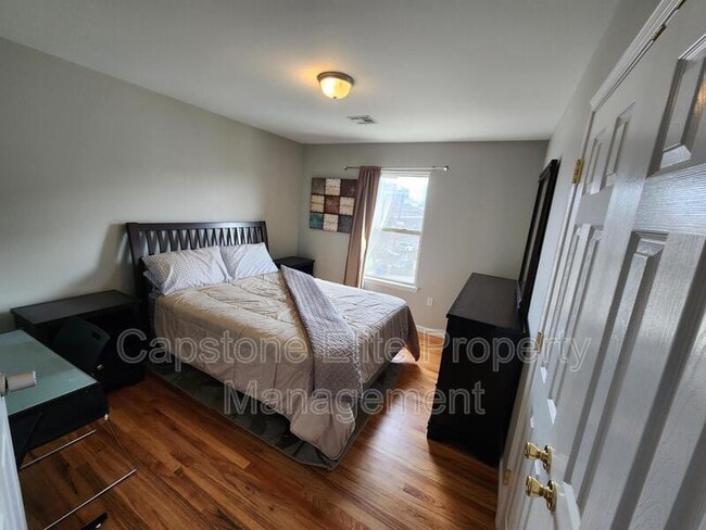Building Photo - 255 - 257 NJ Railroad Ave #2